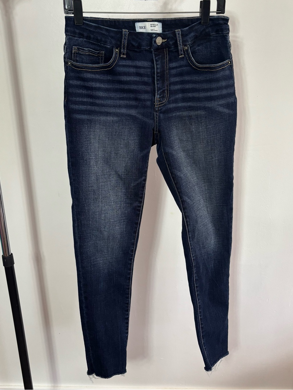 BKE Stella Jeans 29 Mid Rise Slim Fit Ankle Skinny Dark Wash Raw Hem